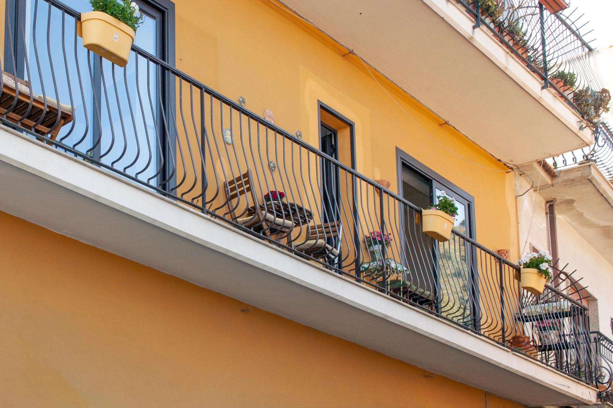 La Casa Gialla تاورمينا المظهر الخارجي الصورة